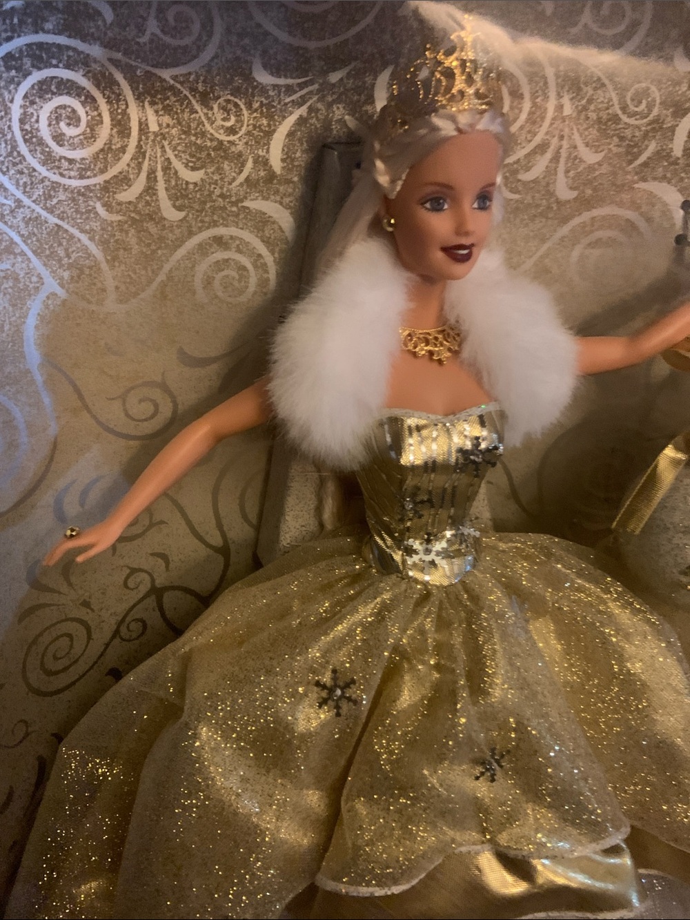 Barbie Gold Glitter Ball Gown with White Fur Collar - Picture 4 of 6
